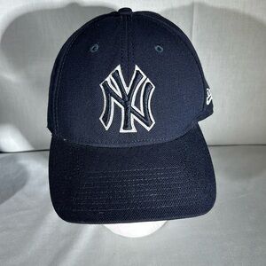 NY Yankees hat size large / X-Large
